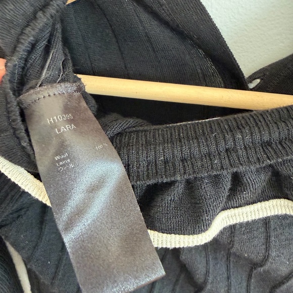 Anne Fontaine Ruffled Knit Top Black White 100% Wool Knit Sweater Size 40 - Picture 3 of 4